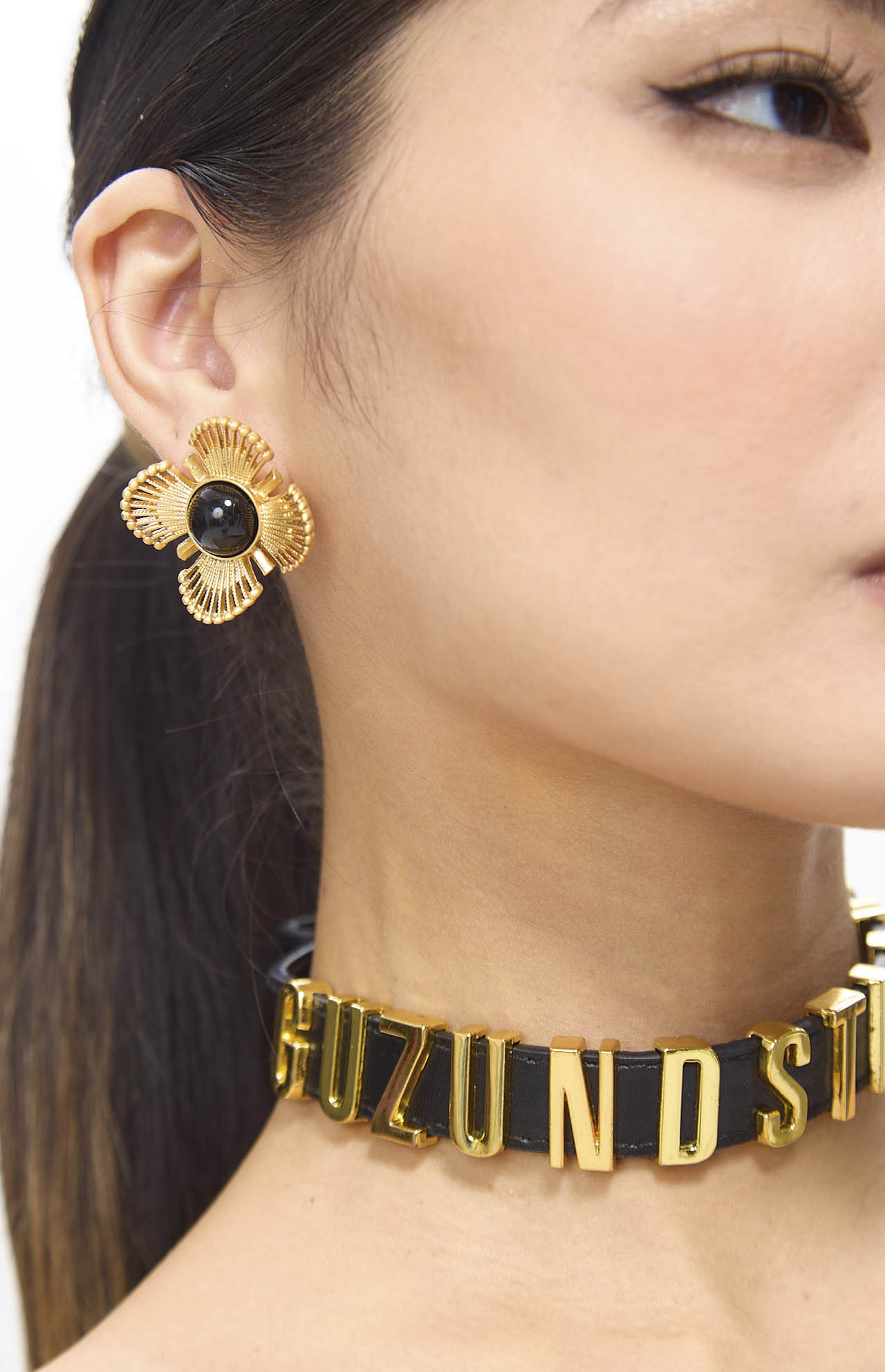Zeera Black Agate Floral Clip-On Earrings in Gold