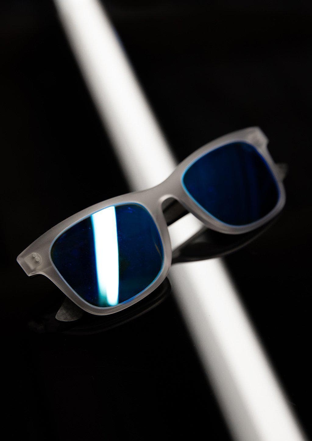Hybrid Atom Sunglasses – Carbon Fiber & Acetate Frame